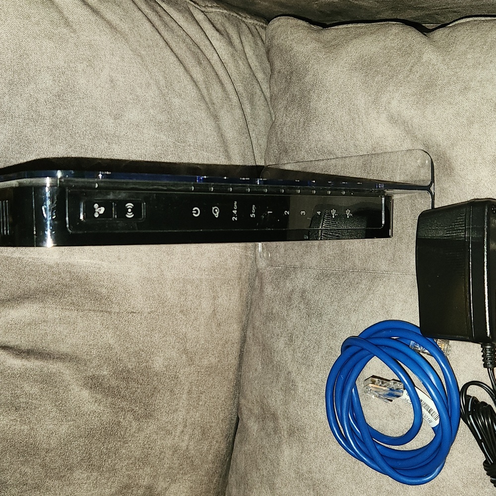 Wireless Dual Band Router - Picture 2 of 3